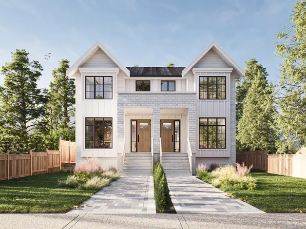 946 160th St, Surrey, BC V4A 4X2