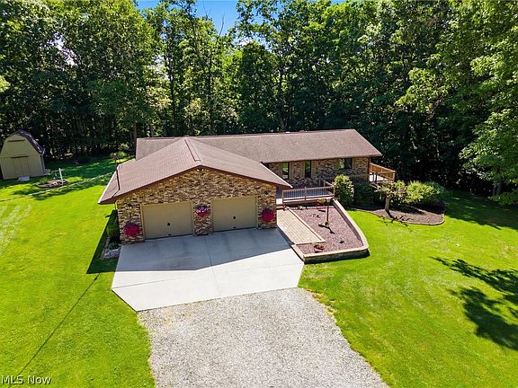 2nd image of 445 Northlake Dr
