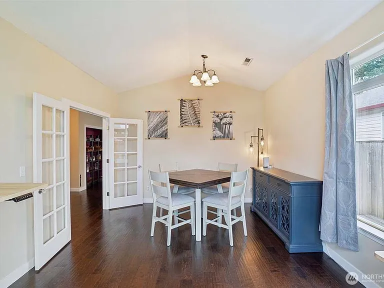 9409 NE 41st Ave — Photo 2