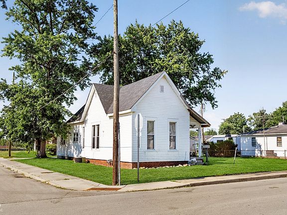 3rd image of 1697 Cherry St