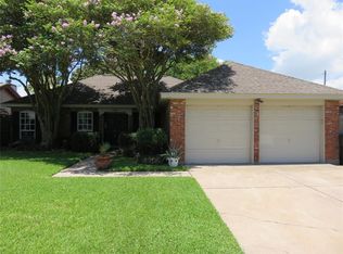 7757 Beaudelaire Cir, Galveston, TX 77551