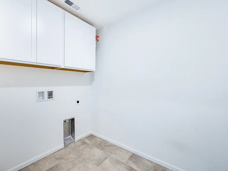 535 Silver Rock Trl — Photo 25