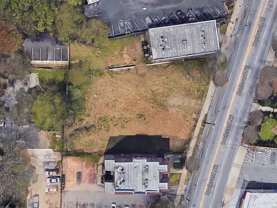 2nd image of 650 Boulevard Ne Lot 0