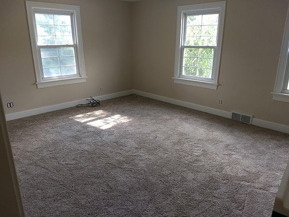 Spacious living room!