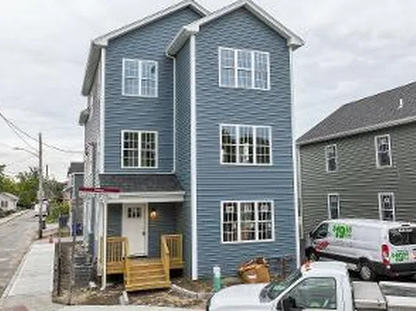 84 Coggeshall St, Providence, RI 02908