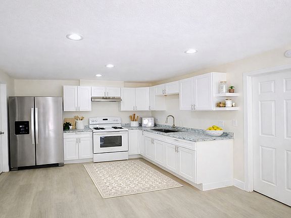 3rd image of 3060 Panorama Rd #2B
