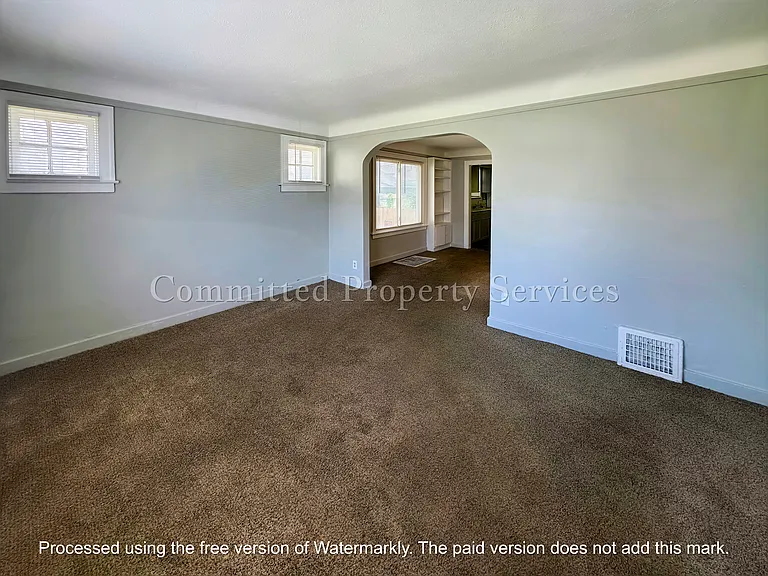 14148 Manor St — Photo 2