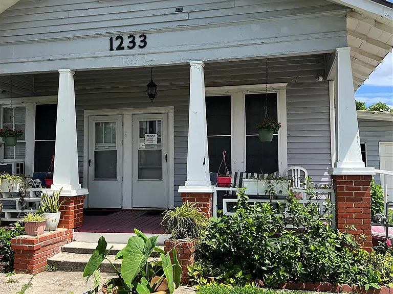1233 Morris St — Photo 3