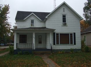 408 W Station St, Saint Anne, IL 60964