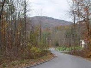 18 Eagle Nest Dr, Johnson City, TN 37601