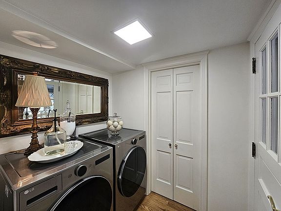 4th image of 1103 N Kingshighway St