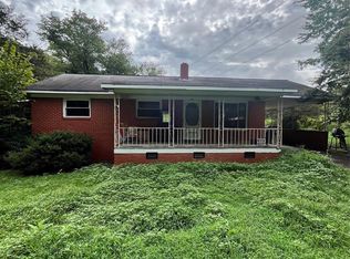 1908 Mayberry Rd, Dallas, NC 28034