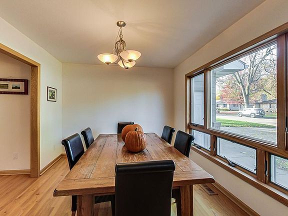 4th image of 7321 Park Ave S
