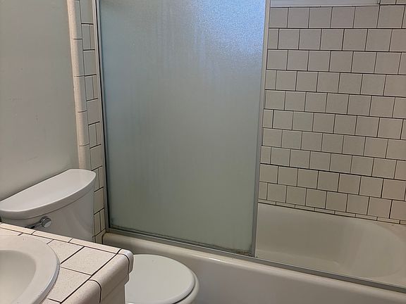 5th image of 1245 Peach St Unit B