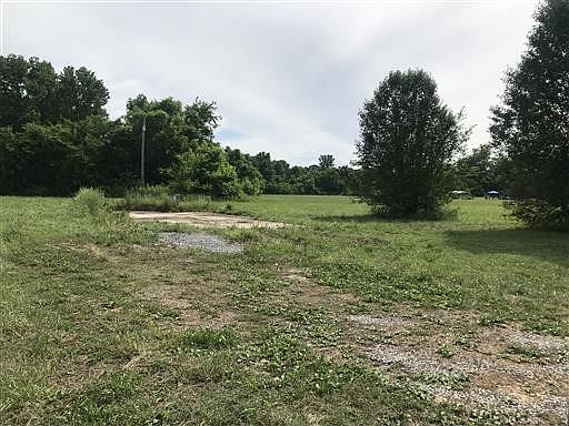 3rd image of 3060 Hartsville Pike