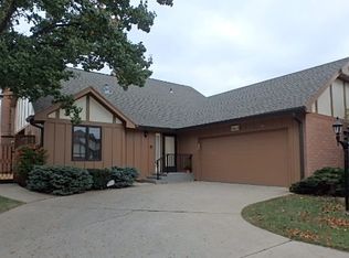 5613 SW Hawick Ln, Topeka, KS 66614