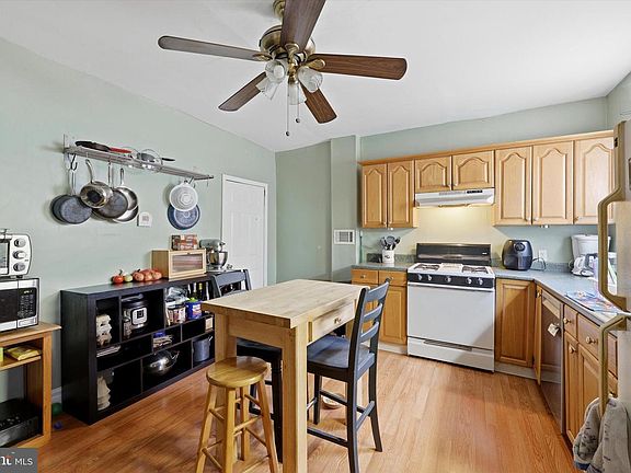 4th image of 2442 E Gordon St