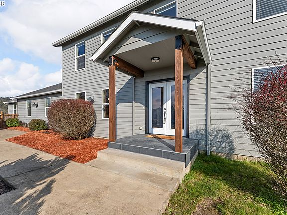 3rd image of 3257 Follett St