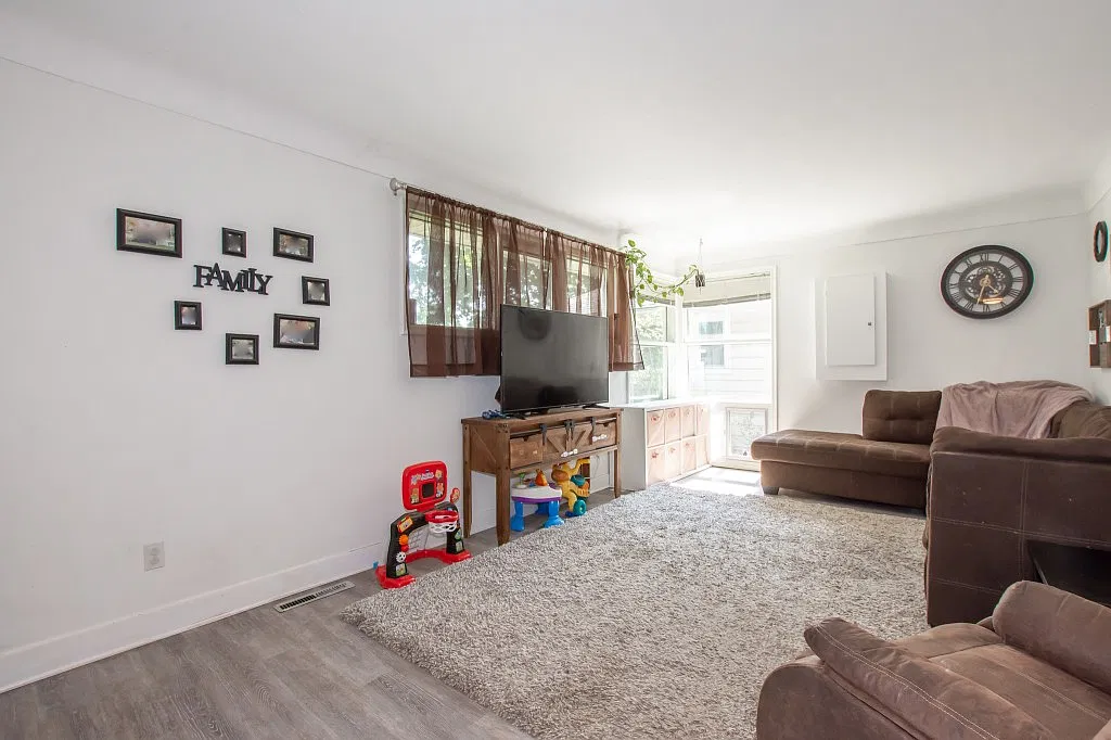 3 Winston Road — Photo 4