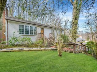 75 E Maple Rd, Greenlawn, NY 11740