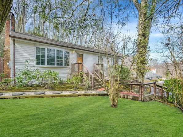 75 E Maple Road, Greenlawn, NY 11740