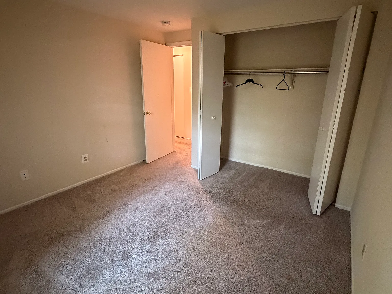 4 bed, 1560 sqft, $699 — Photo 4