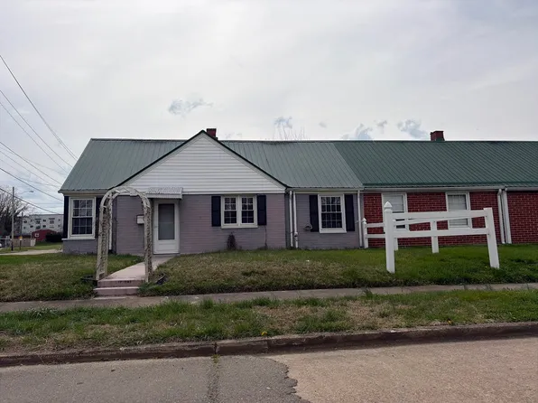 400 Cherokee Village Dr, Kingsport, TN 37660