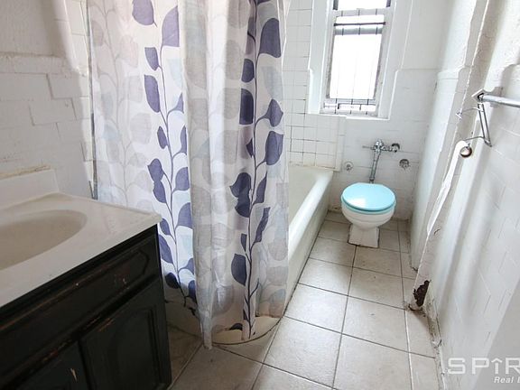 4th image of 3246 Kingsbridge Ave APT 4