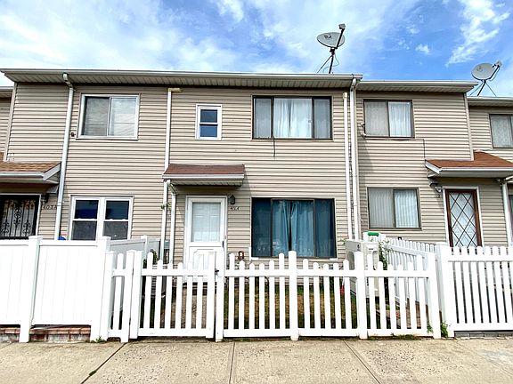 2nd image of 401A Weser Ave