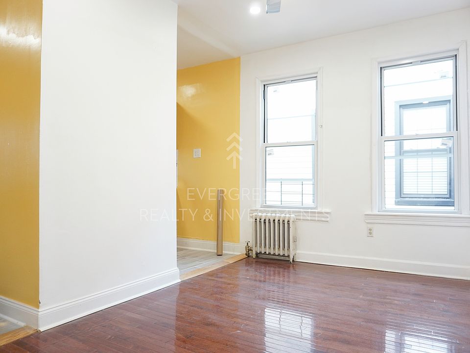 1st image of 17 E 32nd St Floor 2
