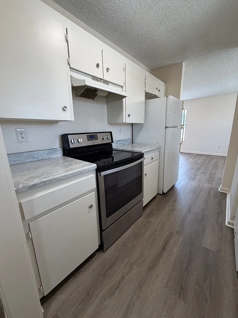 501 Sweetbriar St - Unit D — Photo 1