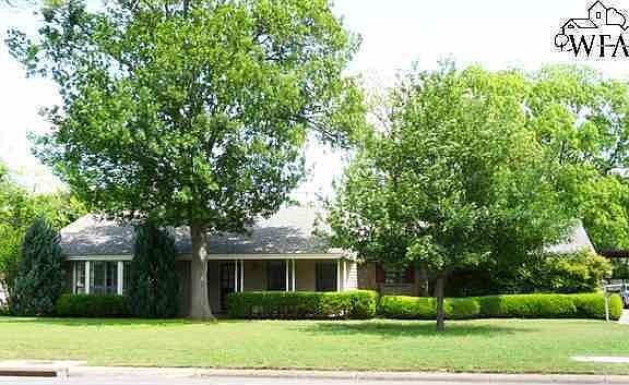 2nd image of 4025 Taft Blvd