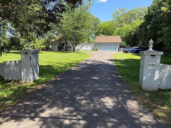5th image of 1369 Woodside Dr