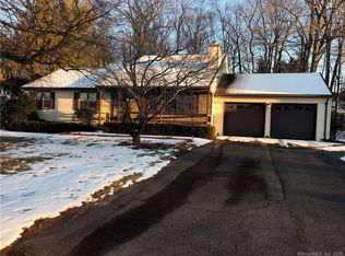 24 Pondside Ln, Rocky Hill, CT 06067