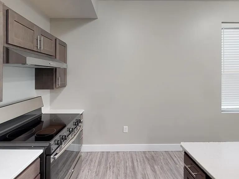 703 W Cedar St — Photo 19
