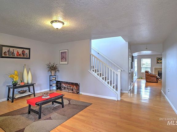 4th image of 5998 S Santa Cruz Ave