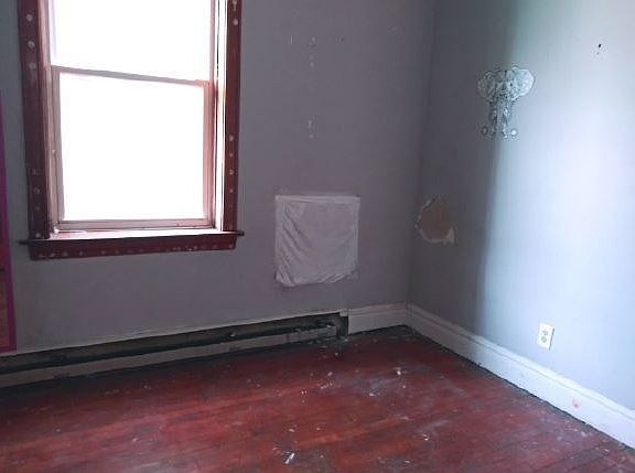 4th image of 4506 S Sawyer Ave