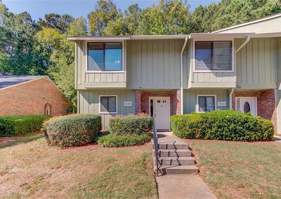 1st image of 2195 Surrey Ct