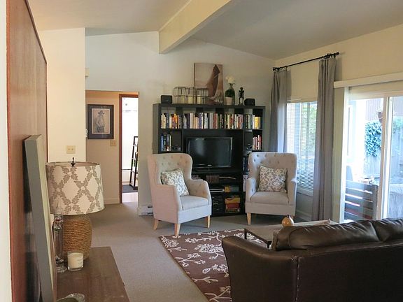 Living area (furniture from previous tenant).