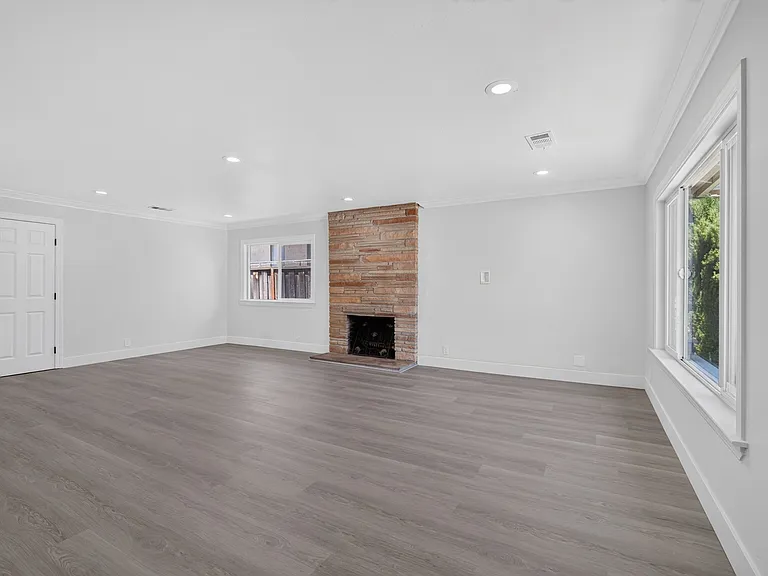 549 N 21st St — Photo 5