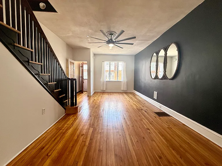 2417 S American St — Photo 3