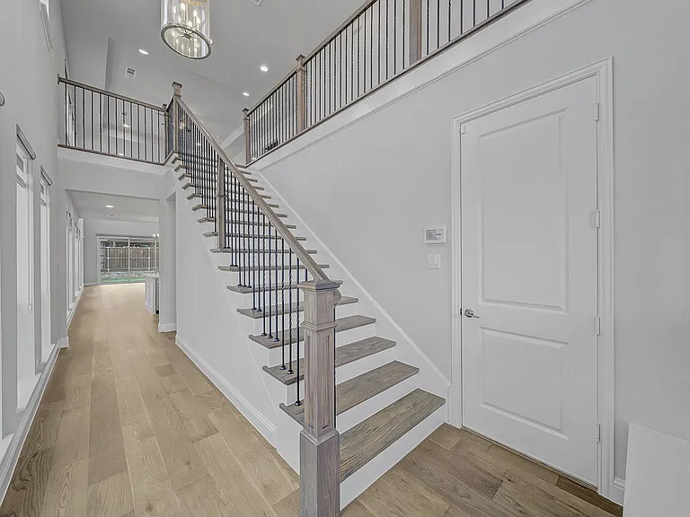 861 Lady Tessala Ave — Photo 4