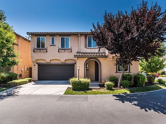 2nd image of 4 Stony Hill Pl