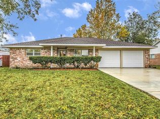 5008 Briarbrook Dr, Dickinson, TX 77539