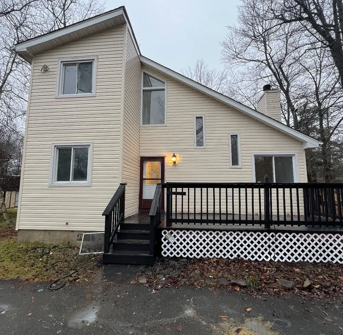 4 bed, 1960 sqft, $2,400 — Photo 2
