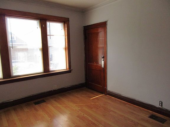 4th image of 4945 S Wolcott Ave