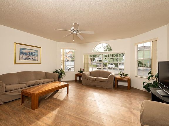 5th image of 3141 Britannia Blvd APT B