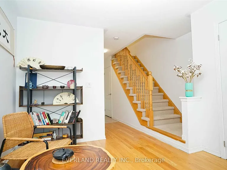 5267 Major Mackenzie Dr E — Photo 6