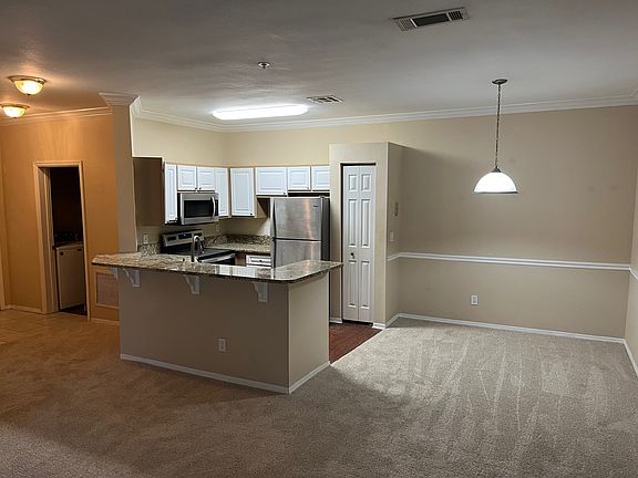 4th image of 13810 Sutton Park Dr Unit 228