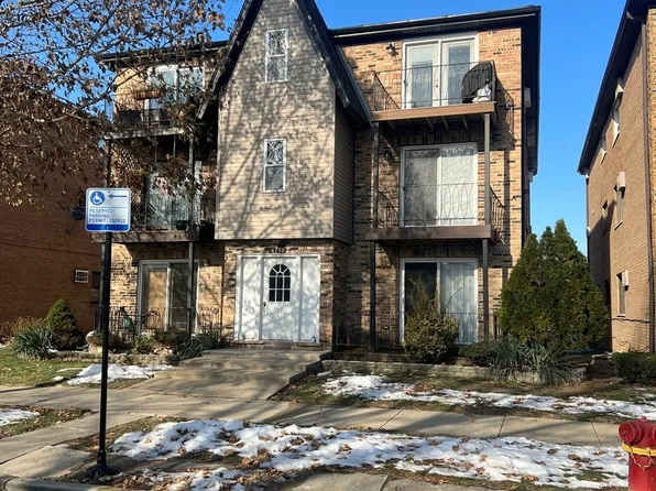 6732 W 64th Pl APT 2E, Chicago, IL 60638